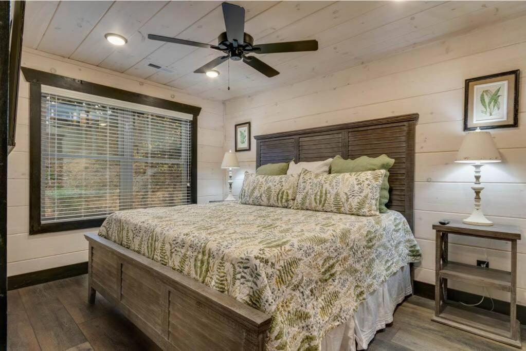 Blue Moon Ridge: Brand New Cabin! 5 Bedrooms, Pool/Hot Tub, Theatre Pigeon Forge Exterior photo